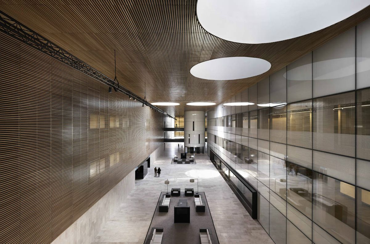 Wide Panoramic Clinical Space